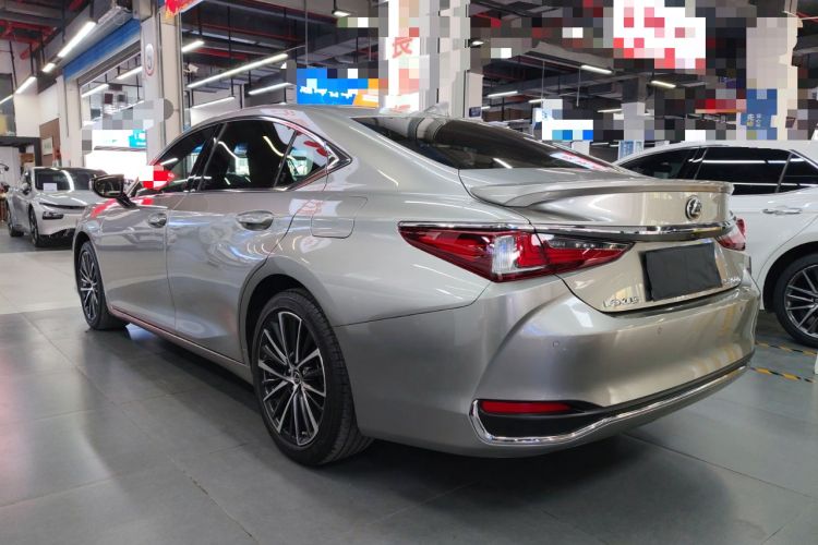 Used Lexus ES 2022 300h Deluxe Edition Exterior 2