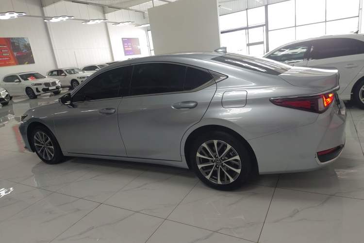 Used Lexus ES 2022 200 Excellence Edition Exterior 3