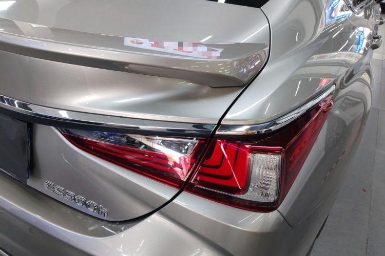 Used Lexus ES 2022 300h Deluxe Edition Exterior 3
