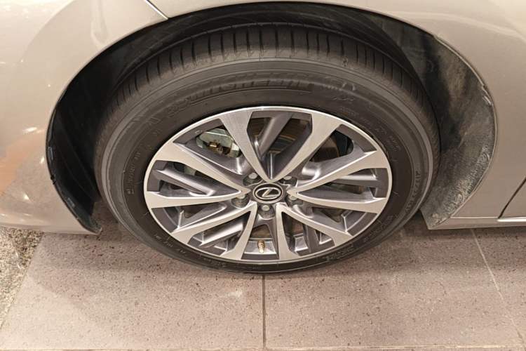 Used Lexus ES 2022 300h Excellence Edition Exterior 4