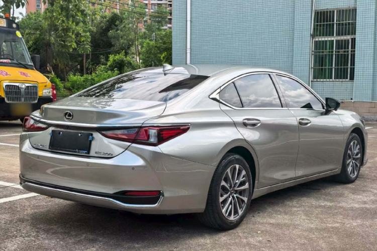 Used Lexus ES 2022 200 Excellence Edition Exterior 4