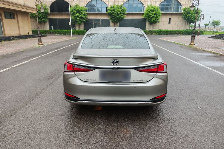 Used Lexus ES 2022 300h Excellence Edition Exterior 5