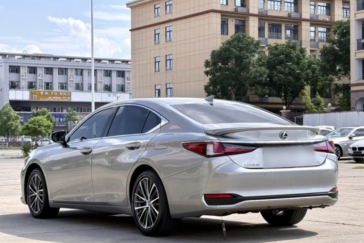 Used Lexus ES 2022 300h Deluxe Edition Exterior 5
