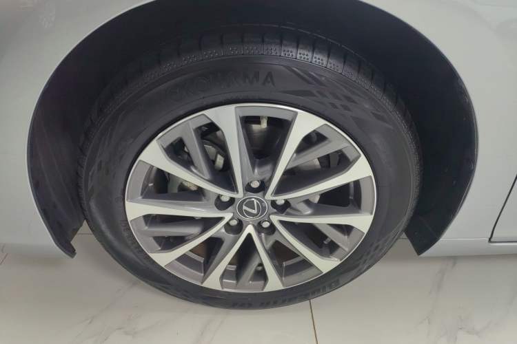 Used Lexus ES 2022 200 Excellence Edition Exterior 7