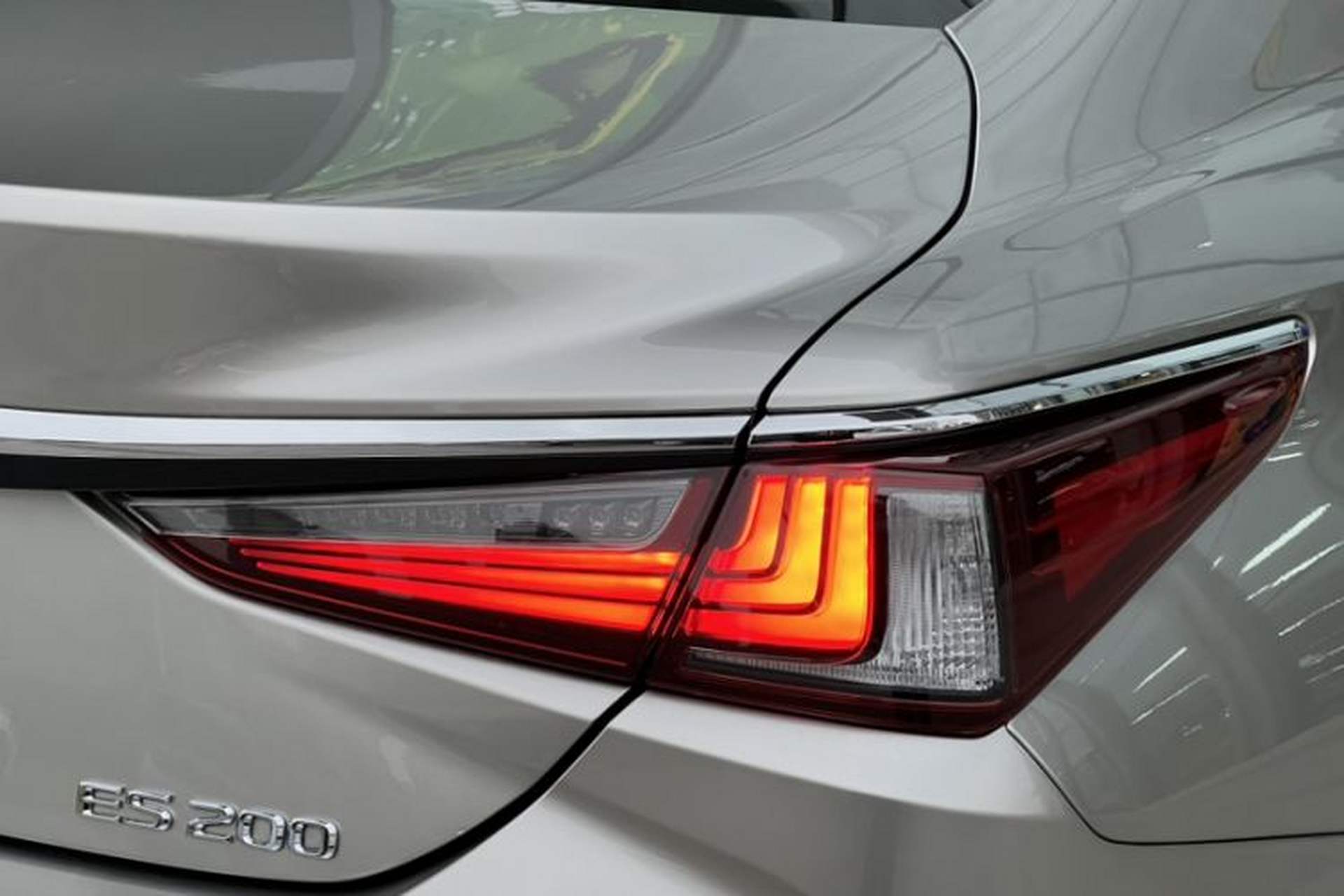 Used Lexus ES 2022 200 Excellence Edition Exterior 7