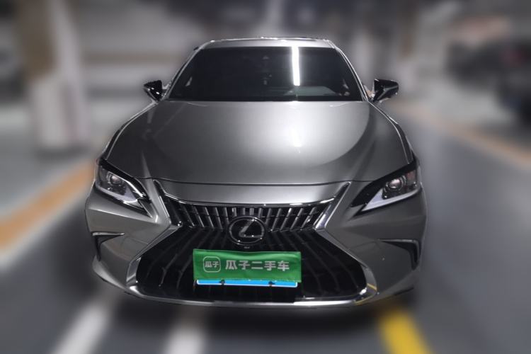 Used Lexus ES 2022 300h Excellence Edition Front