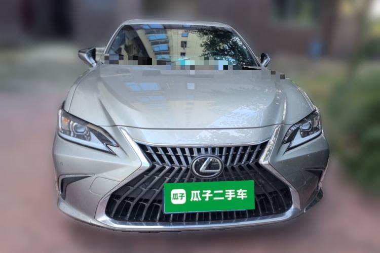Used Lexus ES 2022 300h Excellence Edition Front