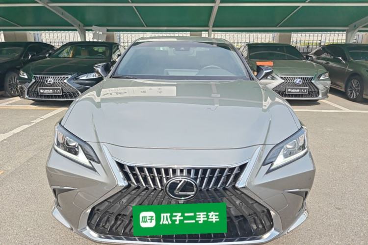Used Lexus ES 2022 300h Excellence Edition Front