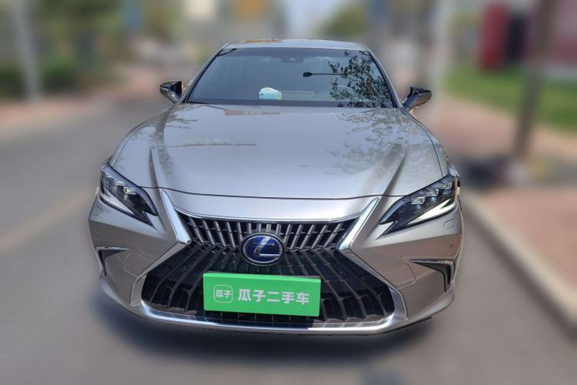 Used Lexus ES 2022 300h Deluxe Edition Front