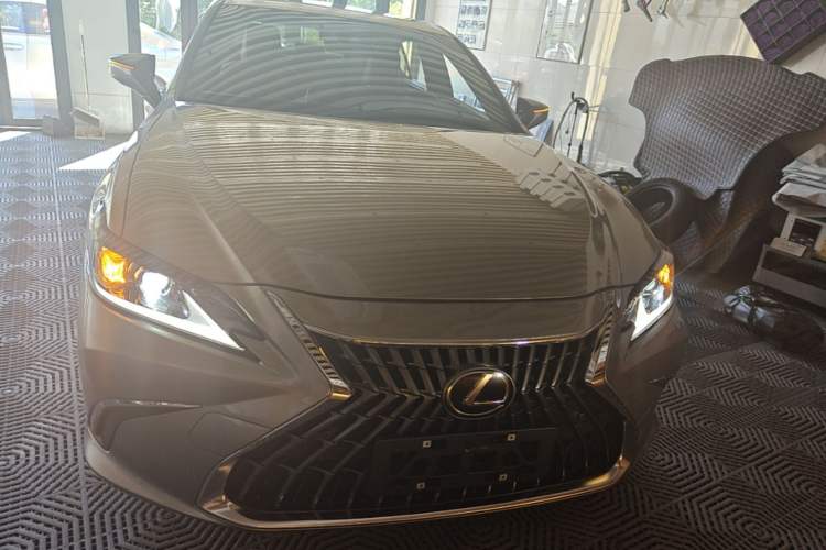 Used Lexus ES 2022 200 Excellence Edition Front