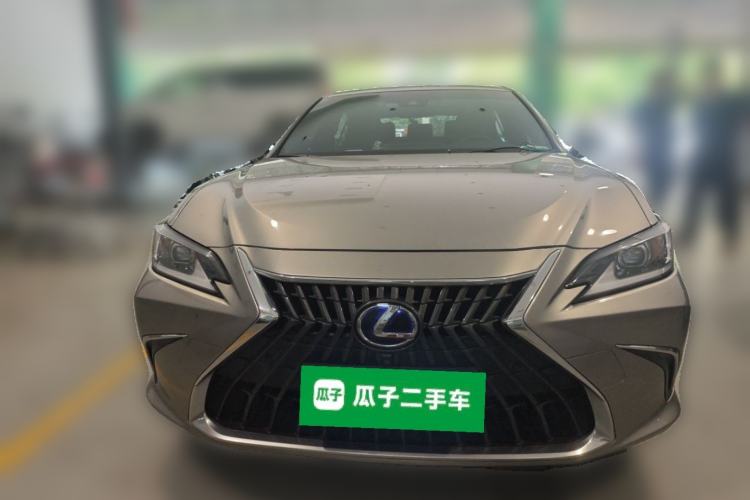 Used Lexus ES 2022 300h Excellence Edition Front