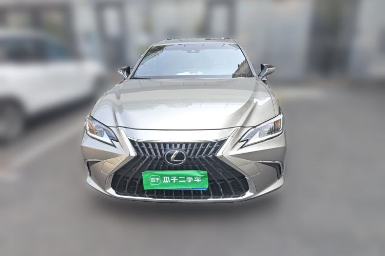 Used Lexus ES 2022 300h Excellence Edition Front