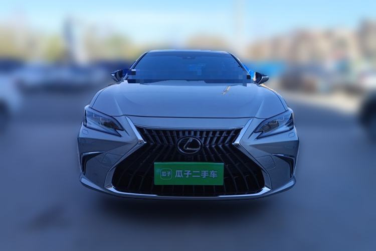 Used Lexus ES 2022 300h Deluxe Edition Front