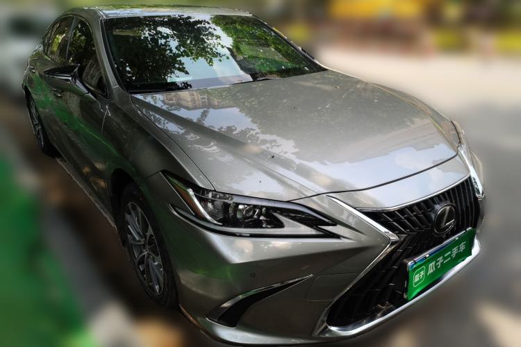 Used Lexus ES 2022 200 Excellence Edition Front Right 45 Deg