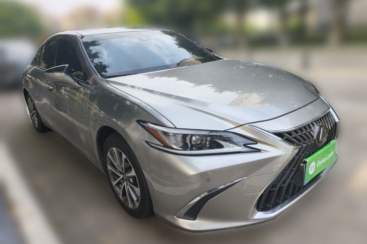 Used Lexus ES 2022 200 Excellence Edition Front Right 45 Deg
