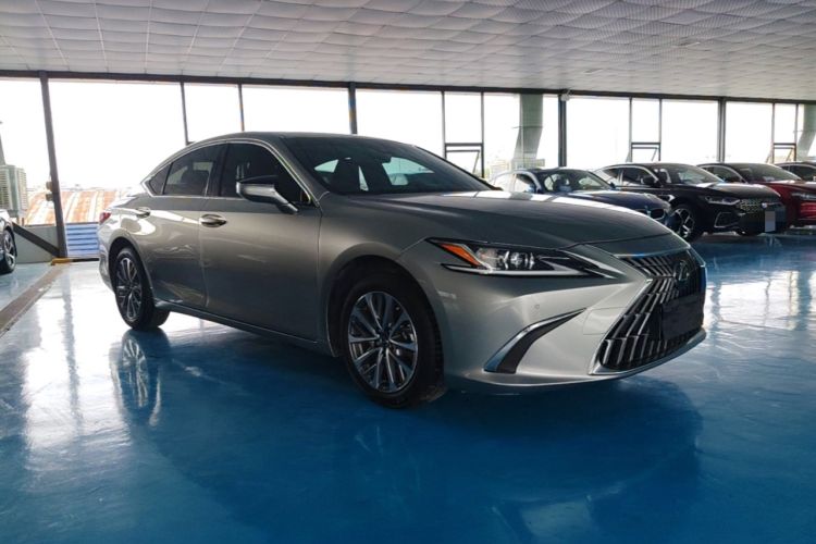 Used Lexus ES 2022 200 Excellence Edition Front Right 45 Deg