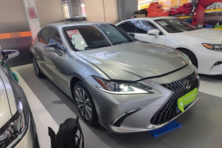 Used Lexus ES 2022 200 Excellence Edition Front Right 45 Deg