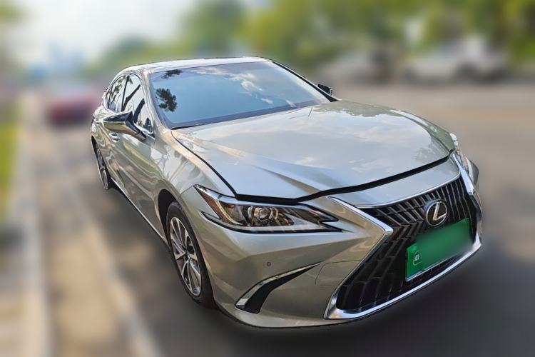 Used Lexus ES 2022 200 Excellence Edition Front Right 45 Deg