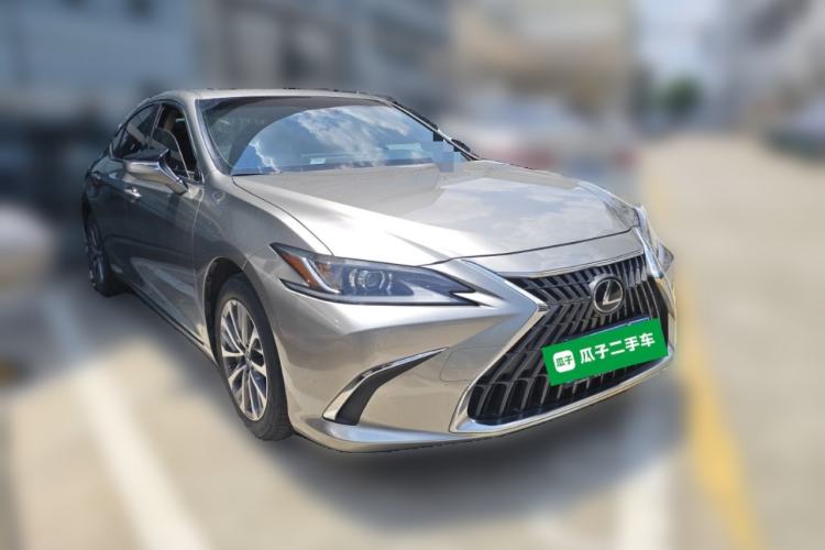 Used Lexus ES 2022 200 Excellence Edition Front Right 45 Deg