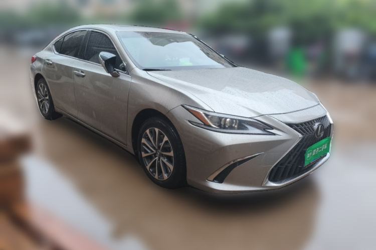 Used Lexus ES 2022 200 Excellence Edition Front Right 45 Deg