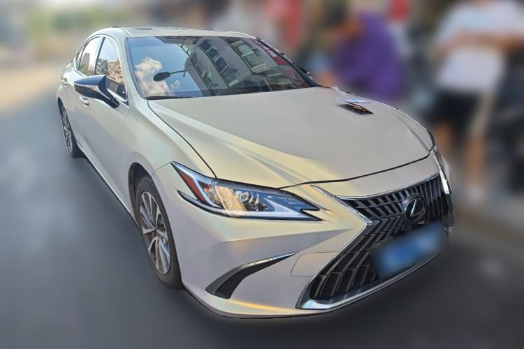 Used Lexus ES 2022 200 Excellence Edition Front Right 45 Deg