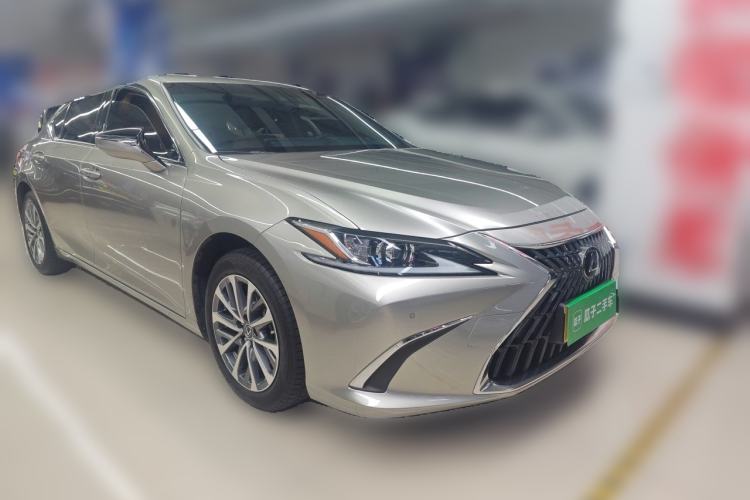 Used Lexus ES 2022 200 Excellence Edition Front Right 45 Deg