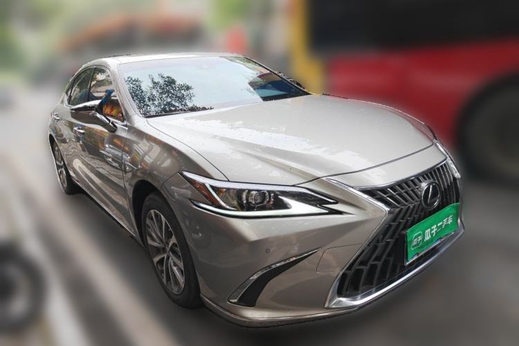 Used Lexus ES 2022 200 Excellence Edition Front Right 45 Deg