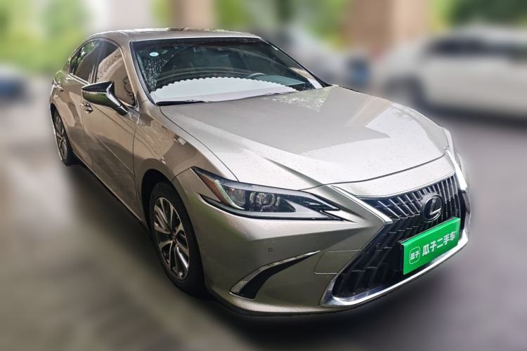 Used Lexus ES 2022 200 Excellence Edition Front Right 45 Deg