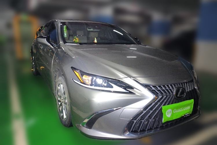 Used Lexus ES 2022 200 Excellence Edition Front Right 45 Deg