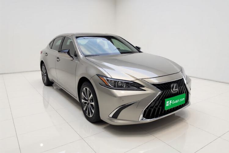 Used Lexus ES 2022 200 Excellence Edition Front Right 45 Deg