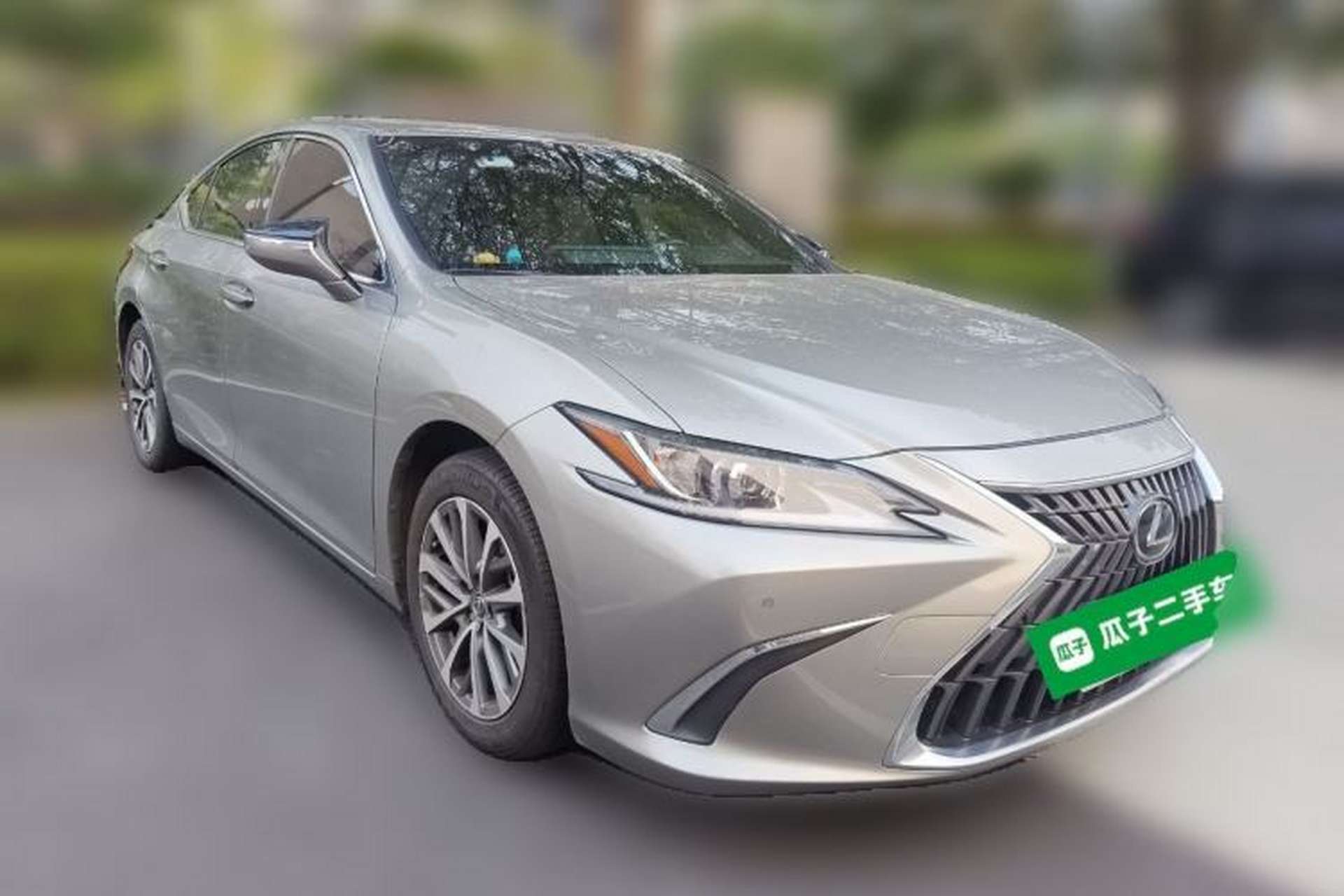 Used Lexus ES 2022 300h Excellence Edition Front Right 45 Deg