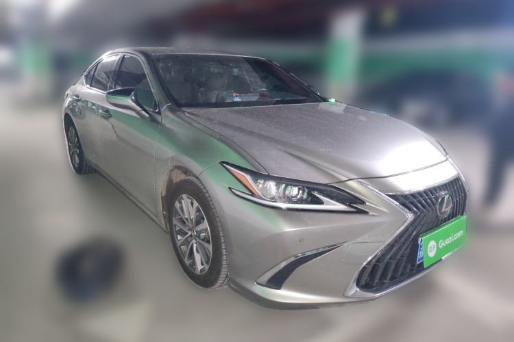 Used Lexus ES 2022 200 Excellence Edition Front Right 45 Deg