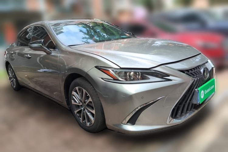 Used Lexus ES 2022 200 Excellence Edition Front Right 45 Deg