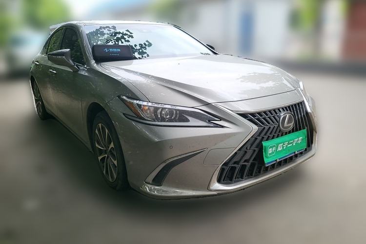 Used Lexus ES 2022 200 Excellence Edition Front Right 45 Deg