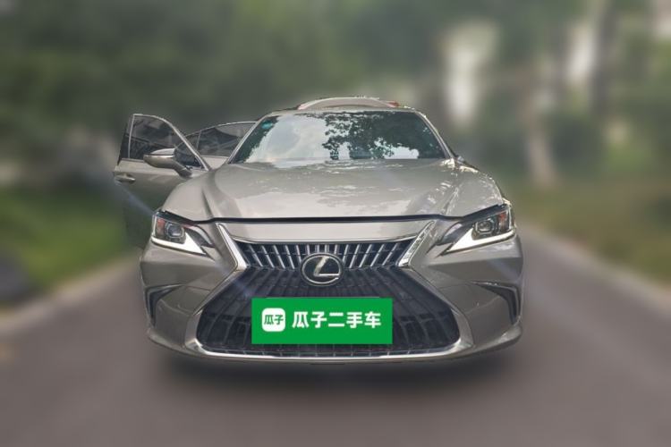 Used Lexus ES 2022 300h Excellence Edition Front