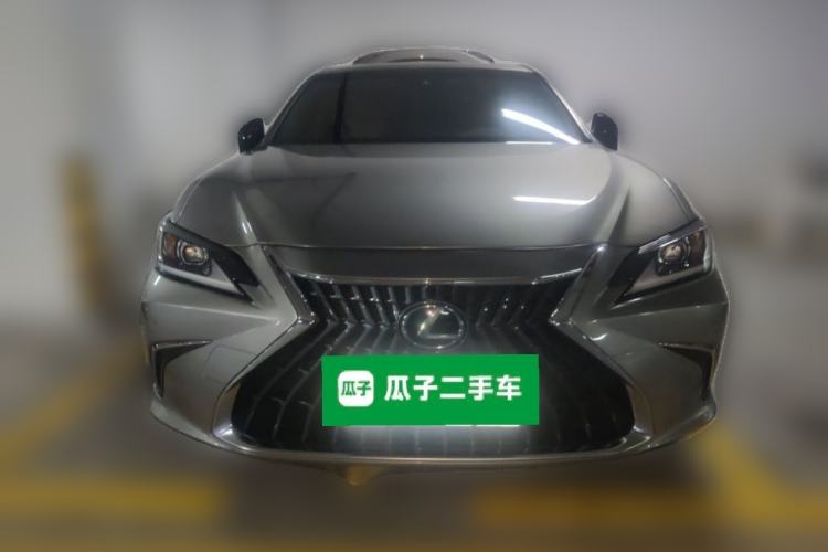 Used Lexus ES 2022 300h Excellence Edition Front