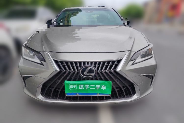 Used Lexus ES 2022 300h Excellence Edition Front