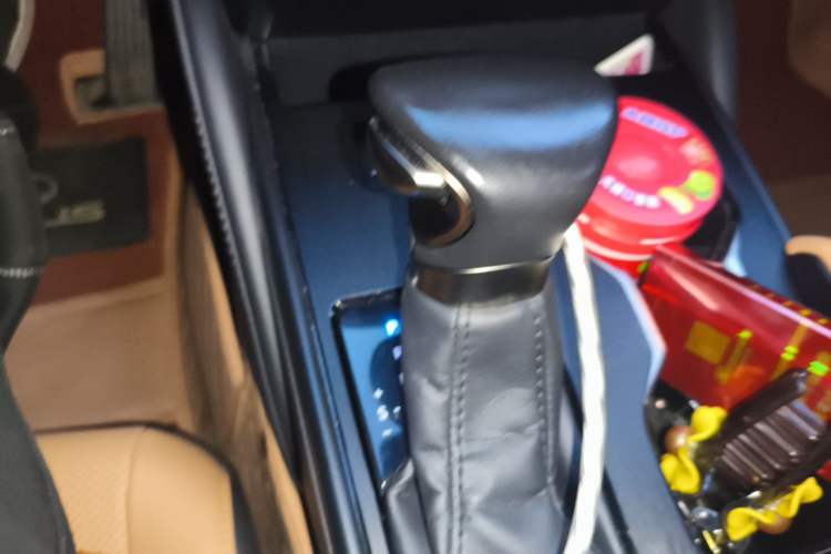 Used Lexus ES 2022 300h Excellence Edition Gear Lever