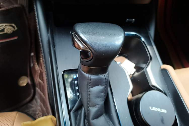 Used Lexus ES 2022 200 Excellence Edition Gear Lever