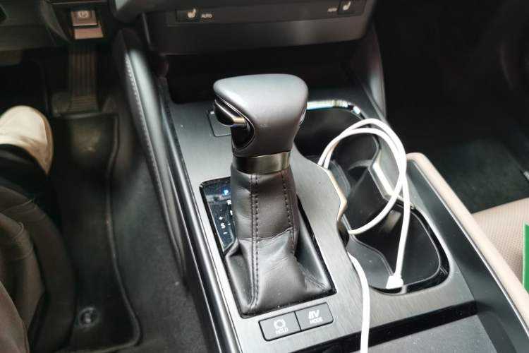 Used Lexus ES 2022 300h Excellence Edition Gear Lever