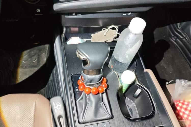 Used Lexus ES 2022 200 Excellence Edition Gear Lever