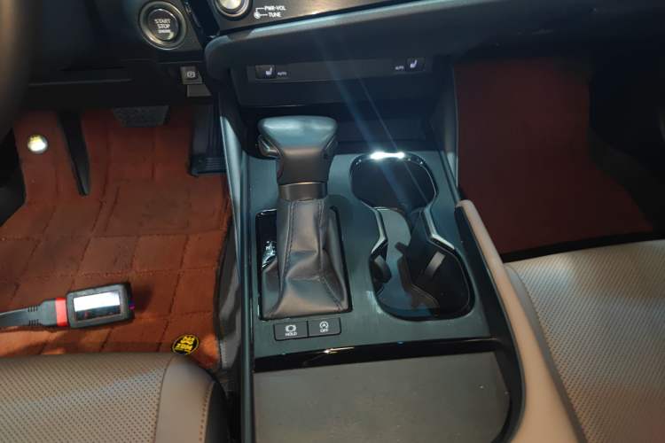 Used Lexus ES 2022 200 Excellence Edition Gear Lever