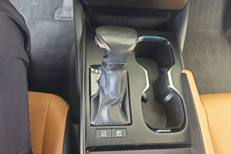 Used Lexus ES 2022 300h Deluxe Edition Gear Lever
