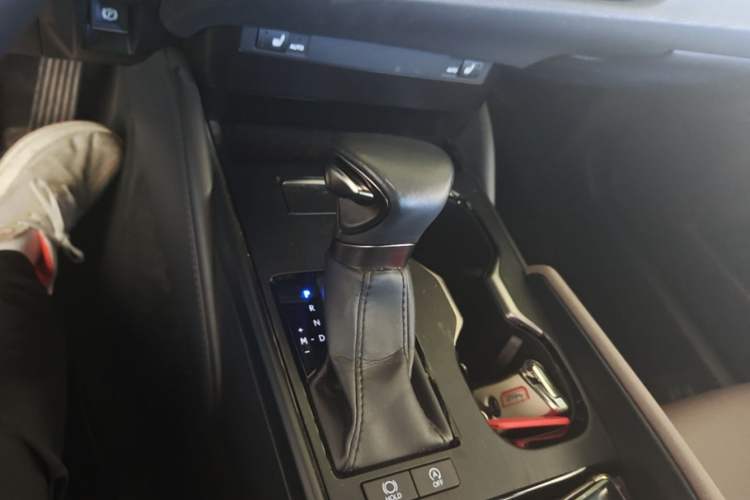 Used Lexus ES 2022 200 Excellence Edition Gear Lever