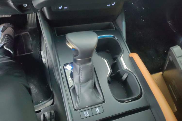 Used Lexus ES 2022 200 Excellence Edition Gear Lever