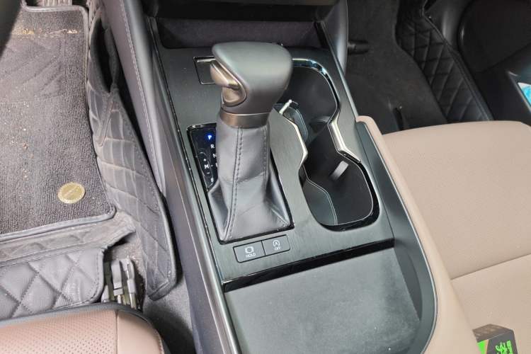 Used Lexus ES 2022 200 Excellence Edition Gear Lever