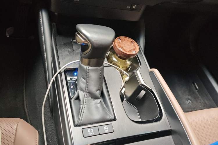 Used Lexus ES 2022 200 Excellence Edition Gear Lever