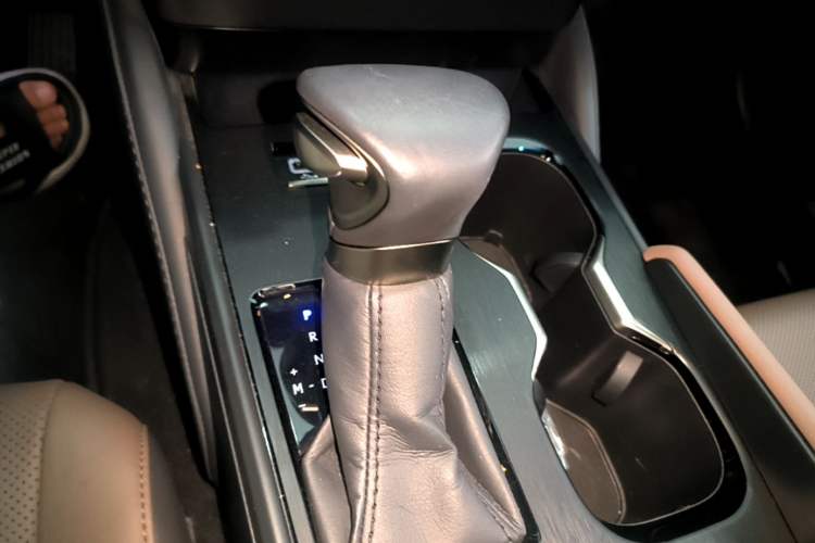 Used Lexus ES 2022 200 Luxury Edition Gear Lever