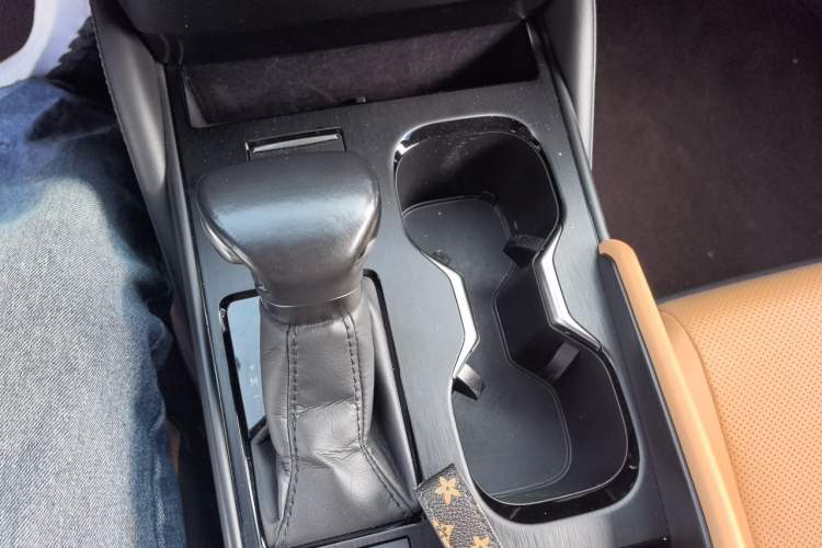 Used Lexus ES 2022 200 Excellence Edition Gear Lever