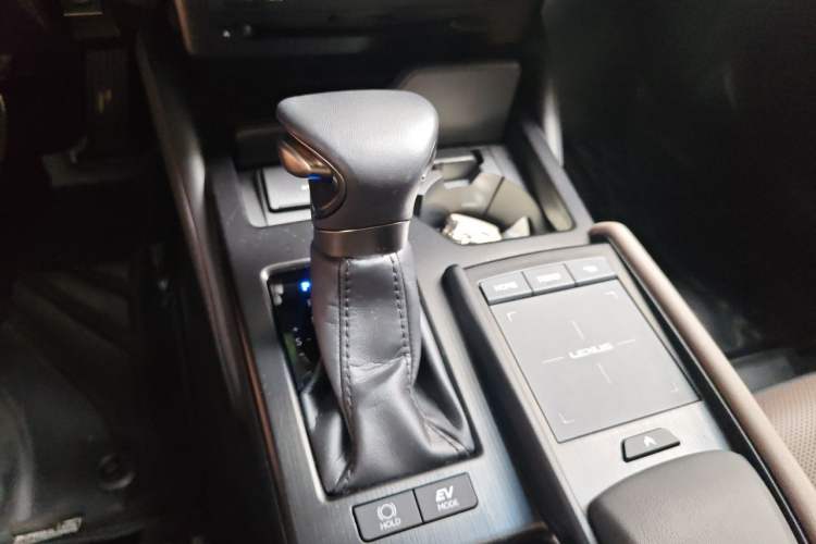 Used Lexus ES 2022 300h Excellence Edition Gear Lever